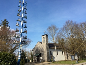 St. Koloman Fischerhäuser mit Maibaum